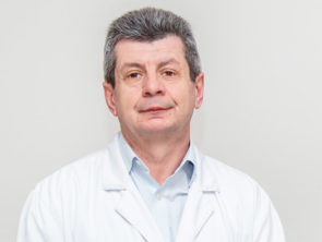 Лікар невролог Єлістратов Володимр Іванович