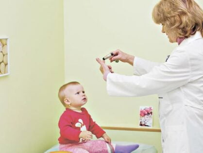 Как правильно должен развиваться ребенок до года. Детский невролог советует знать!
